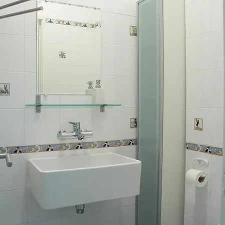 Guest house White House 3*